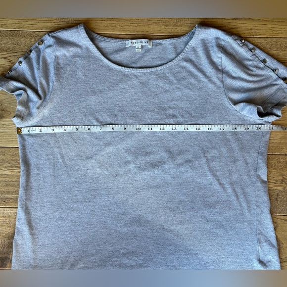 Rose & Olive Gray Short Sleeve T-Shirt with Silver Button Sleeves size XL - Picture 11 of 12